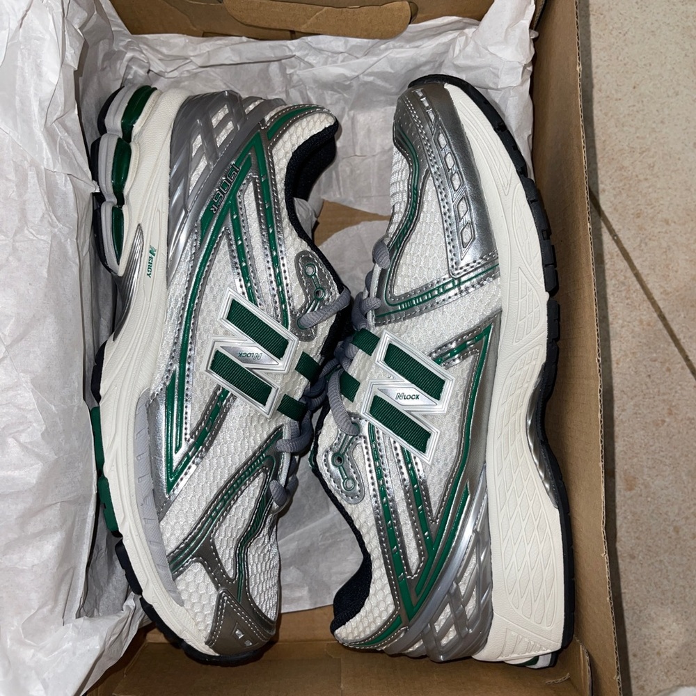 New Balance 1906r Sneakers Green/ Silver/ White with Grey laces/ Men’s Size 8